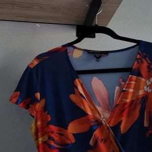 Maggy London blue/orange dress size 10 flowy dress short sleeve v neckline